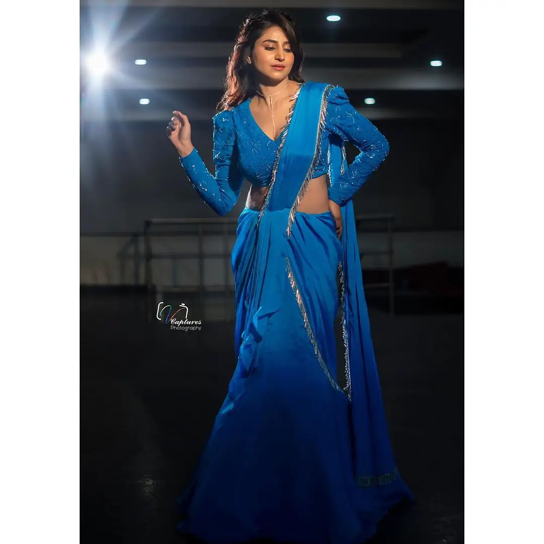 ETV ACTRESS VARSHINI SOUNDERAJAN IN BLUE SAREE BLOUSE 6